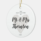 Gepersonaliseerde Mr & Mrs Simple Faux Bois Heart  Keramisch Ornament (Links)