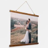 Gepersonaliseerde Mr & Mrs Wedding Photo Hanging T Hangend Wandkleed (Gebogen)
