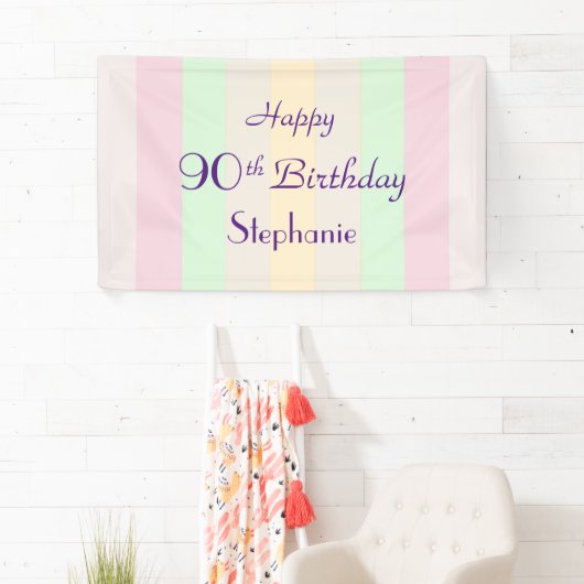 Gepersonaliseerde naam 90e verjaardag Pastel Strip Spandoek (Insitu)
