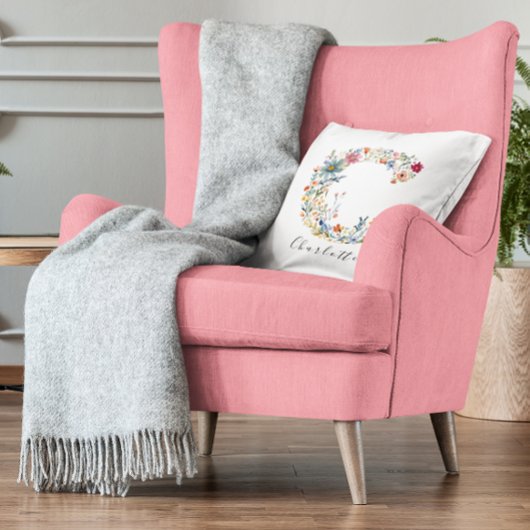 Gepersonaliseerde naam & bloemenmonogram 'C' Kussen