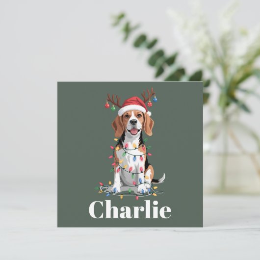 Gepersonaliseerde naam Christmas Beagle Hondenlief Feestdagenkaart (Staand voorkant)