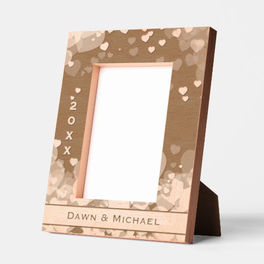 Gepersonaliseerde naam en jaar romantische harten gegraveerde lijstjes (Links)