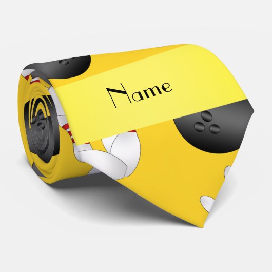 Gepersonaliseerde naam geel bowlingpatroon stropdas (Opgerold)