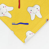 Gepersonaliseerde naam gele borstels en tandpatroo fleece deken (Hoek)