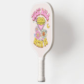 Gepersonaliseerde naam Groovy Retro Mom Pickleball Paddle (Links)