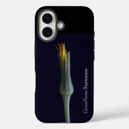 Gepersonaliseerde naam met elegante bloem op zwart iPhone 16 hoesje