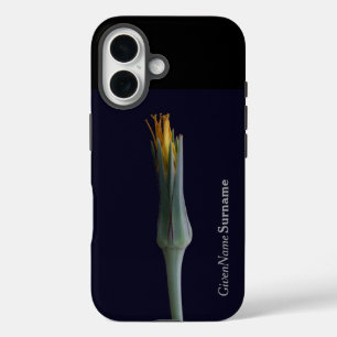 Gepersonaliseerde naam met elegante bloem op zwart iPhone 16 hoesje
