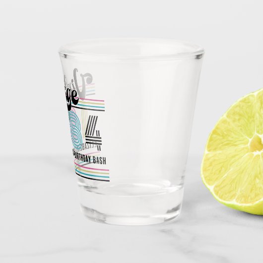 Gepersonaliseerde naam met elke leeftijd  Verjaard Shot Glas (Rechts)