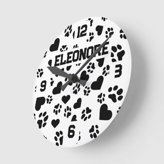 Gepersonaliseerde naam met Paw Print Design Ronde Klok (Hoek)