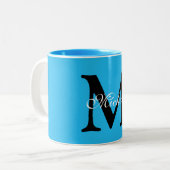 Gepersonaliseerde naam Monogram Blauwe achtergrond Tweekleurige Koffiemok (Voorkant links)