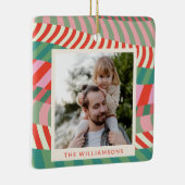 Gepersonaliseerde Naam Rood Groen Roze Geometrisch Keramisch Ornament (Rechts)