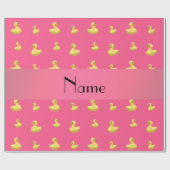 Gepersonaliseerde naam roze rubbereenpatroon cadeaupapier (Vlak)