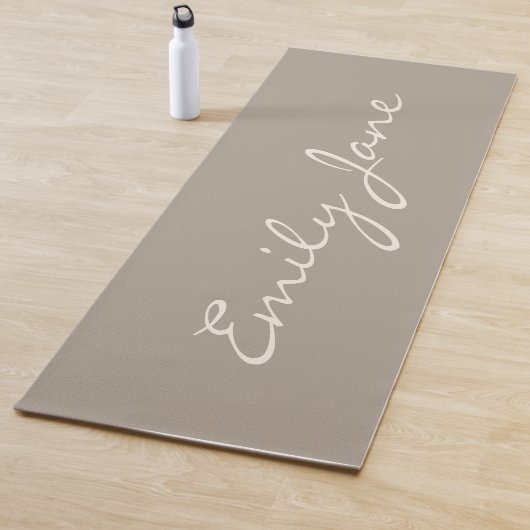 Gepersonaliseerde naam Taupe Elegant handgeschreve Yogamat (In situ)