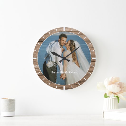 Gepersonaliseerde Naam Trouwfoto Rustiek Hout Lijs Grote Klok (Huis)