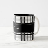 Gepersonaliseerde naam zwart-witte vlecht tweekleurige koffiemok (Voorkant rechts)