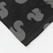 Gepersonaliseerde naam zwarte eekhoorn patroon fleece deken (Hoek)