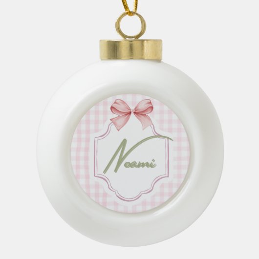Gepersonaliseerde Naomi Baby Girl Nursery Bow & Gi Keramische Bal Ornament (Voorkant)