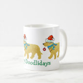 Gepersonaliseerde Naughty Kerstmis Goldendoodle Koffiemok (Voorkant rechts)