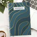 Gepersonaliseerde Navy & Gold Abstract Planner<br><div class="desc">Verhoog uw organisatie met deze geavanceerde planner met een abstract marine- en goudontwerp. De luxueuze gouden accenten voegen een vleugje glamour toe, terwijl de aanpasbare naam of logo het uniek van jou maakt. Perfect voor de moderne professional die een vleugje elegantie waardeert, deze planner biedt voldoende ruimte voor dagelijkse taken,...</div>