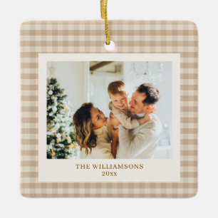 Gepersonaliseerde neutrale beige geruite familiefo keramisch ornament
