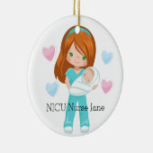 Gepersonaliseerde NICU Verpleegkundige Holding Bab Keramisch Ornament (Rechts)