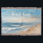 Gepersonaliseerde Ocean Beach Vakantie Scene Deken<br><div class="desc">Prachtig schilderij van een oceaan strand met glooiende golven op een zonnige middag en een paar wandelen op het zand - een perfecte vakantie plek! Personaliseer met uw eigen tekst.</div>