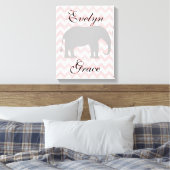Gepersonaliseerde Olifant Chevron Baby Meisje Kwek Canvas Afdruk (Insitu (Slaapkamer))