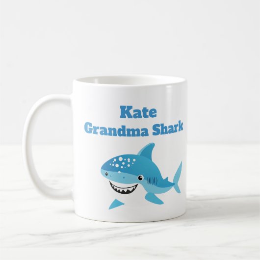 Gepersonaliseerde Oma Shark Aangepaste naam Koffiemok (Links)