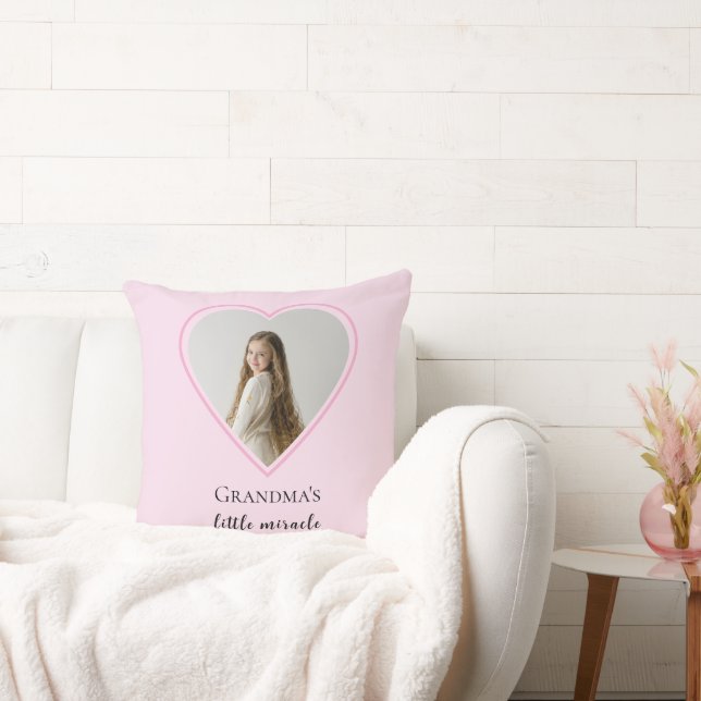 Gepersonaliseerde Oma's Little Miracle Heart Foto Kussen (Bank)