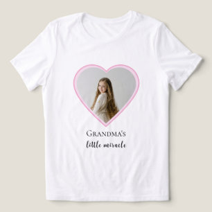 Gepersonaliseerde Oma's Little Miracle Heart Foto Tri-Blend Shirt