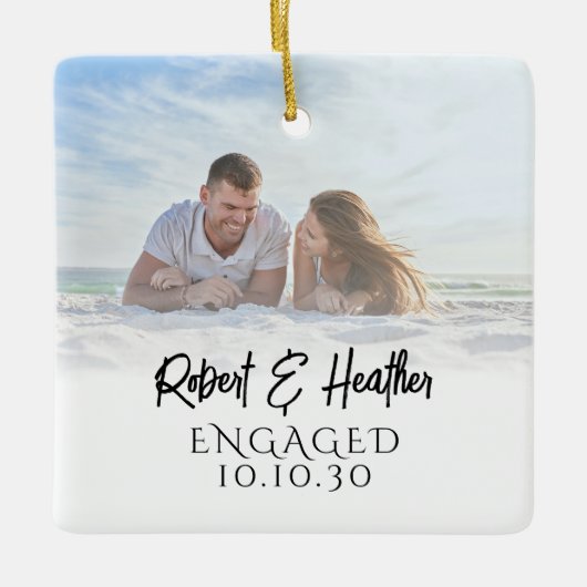 Gepersonaliseerde paar Afbeelding Verloving kerst Keramisch Ornament (Voorkant)