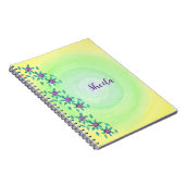 Gepersonaliseerde, paarse bloemen geel groen Notit Notitieboek (Rechterzijde)