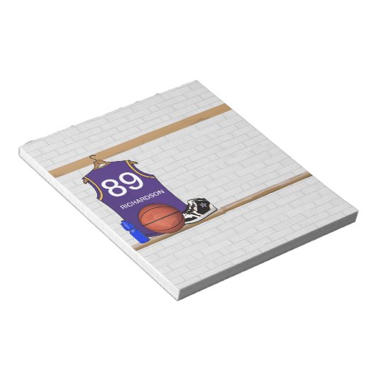 Gepersonaliseerde Paarse en gouden Basketball Jers Notitieblok (Schuin)