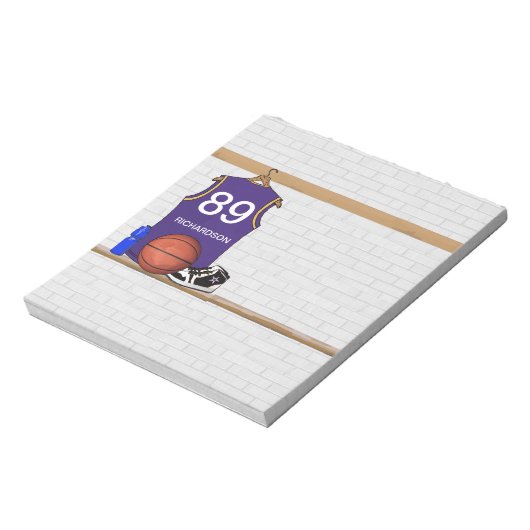 Gepersonaliseerde Paarse en gouden Basketball Jers Notitieblok (Linkerzijde)
