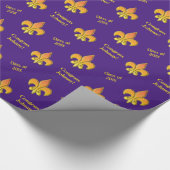 Gepersonaliseerde Paarse Gele Fleur de Lis Cadeaupapier (Hoek)