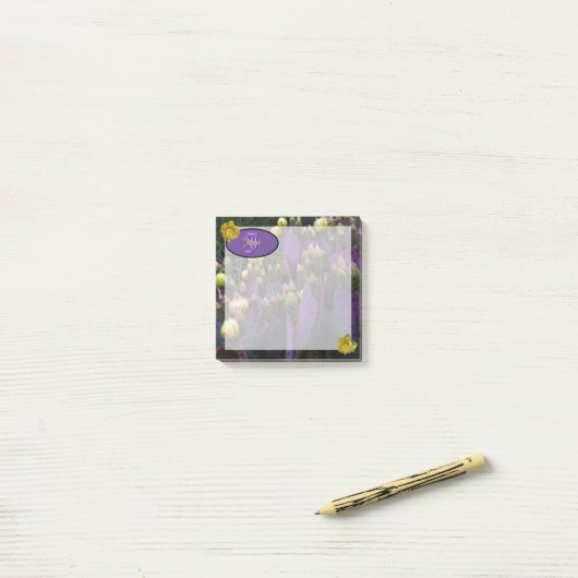 Gepersonaliseerde Paarse monogram Cactus Yellow Fl Post-it® Notes (Op bureau)