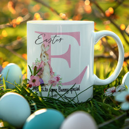 Gepersonaliseerde paashaas cadeau roze monogram koffiemok