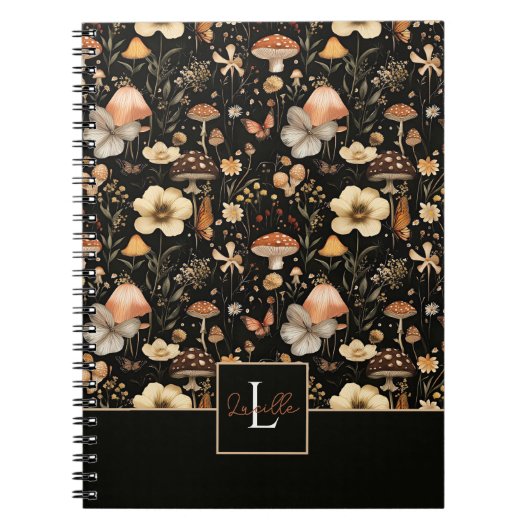 Gepersonaliseerde Paddenstoelen en bloemen Cottage Notitieboek (Voorkant)