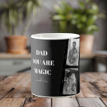 Gepersonaliseerde 'Papa je bent magisch' Twee vade Koffiemok<br><div class="desc">Vier de magie van het vaderschap met onze gepersonaliseerde 'Dad You Are Magic'-mok! Dit unieke ontwerp heeft een opvallende zwarte achtergrond, een gekoesterde foto van twee vaders en de oprechte boodschap 'Dad You Are Magic'. Pas het verder aan met de namen van je kinderen om een uniek geschenk te creëer...</div>