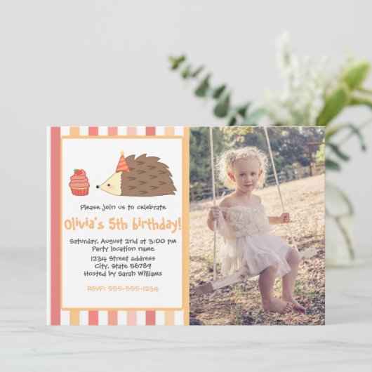 Gepersonaliseerde partij egel en cupcake kaart (Staand voorkant)