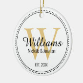 Gepersonaliseerde Pas getrouwd voor monogram Gold Keramisch Ornament (Links)