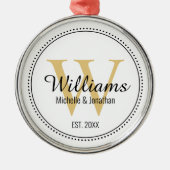 Gepersonaliseerde Pas getrouwd voor monogram Gold Metalen Ornament (Voorkant)