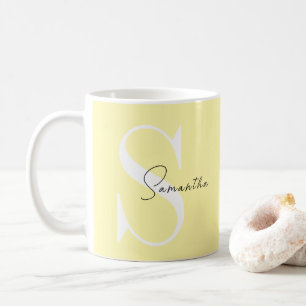 Gepersonaliseerde Pastel Geel Monogram Classic Mok