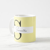 Gepersonaliseerde Pastel Geel Monogram Classic Mok (Voorkant links)