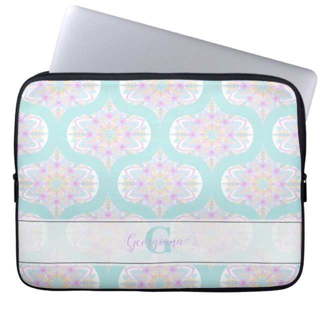 Gepersonaliseerde Pastel Regenboog Bloemen Mandala Laptop Sleeve (Voorkant)