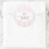 Gepersonaliseerde pastel roze cake bakkerij ronde sticker (Tas)