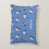 Gepersonaliseerde Penguin Chick Patroon Kwekerij K Accent Kussen (Achterkant (Verticaal))