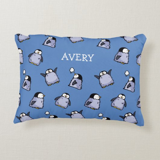 Gepersonaliseerde Penguin Chick Patroon Kwekerij K Accent Kussen (Achterkant)