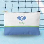 Gepersonaliseerde Pickleball Gift Preppy Blauw Gro Etui<br><div class="desc">Deze super schattige accessoirezak is voorzien van gekruiste Pickleball Paddles,  een bal en je aangepaste tekst. Perfect voor make-up,  toiletartikelen,  sieraden en pickleball benodigdheden. Verander eenvoudig de kleuren op maat van uw stijl. Maakt een geweldige cadeau voor je pickleball bestie,  coach,  moeder en natuurlijk jezelf!</div>