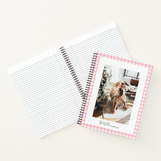 Gepersonaliseerde Pink Gingham Plaid Familiefoto Notitieboek (Binnen)